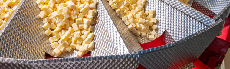 Minicubes and salad cheese 30% f.i.d.m.