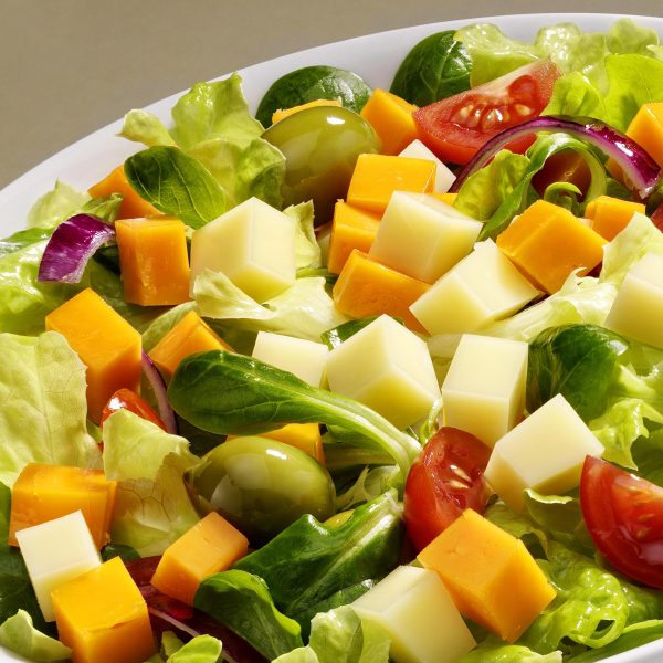 Cheddar miniblokjes en saladekaas